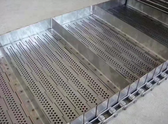Băng tải xích tấm